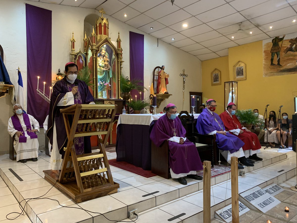 RadioSanJosesv's tweet photo. 🔴 ((En vivo)) Santa Misa desde la parroquia San José en el Paisnal con motivo a los 44 años de aniversario martirial del padre Rutilio Grande y compañeros. 

Sintonízala a través del 
📻930 AM 
🌐 https://t.co/aYWemnYk2r 

#radiosanjose #930AM https://t.co/NrpBoCY5ao