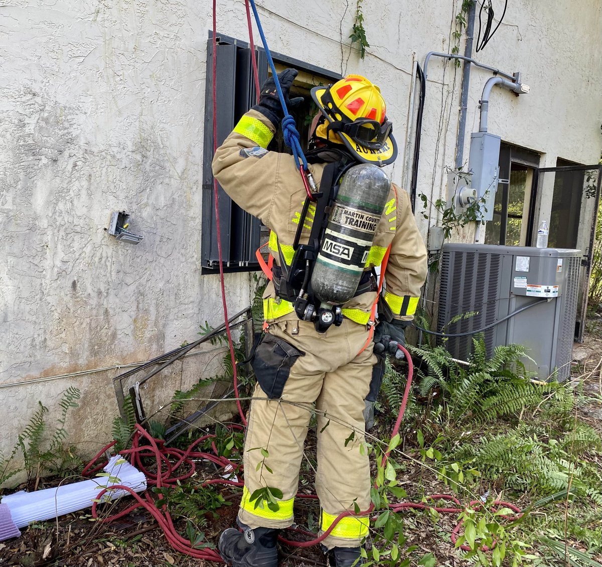 MartinCountyFR's tweet photo. #Week7 (hose line drills, confined space exercises, “bail-outs” and EMS rescue training) complete! 🔥🚒🔥

#Reminder: Catch #Class38 recruits walking the Veteran’s Memorial Bridge in gear btwn 3:30-5 pm on Friday  (weather &amp; schedule permitting) during #RecruitAcademy training! https://t.co/4XUjcLbF6S
