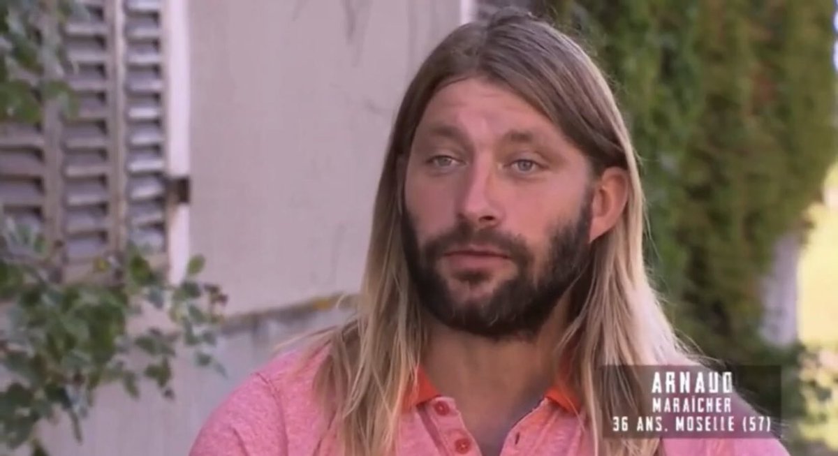 bldn_ctp's tweet image. "jsuis pas du                les bestioles
genre à chercher         de l'île : 
 la castagne" 
 #KohLanta