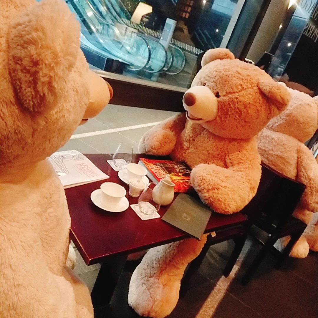 @tyomateee @shizukisoumi 渋谷のドゥマゴパリにもこのクマさんがいました🧸 
