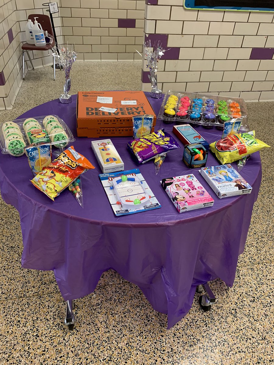 schrunda's tweet photo. Don’t just look at the stars be one! #VIPDay in After School Program @DallasisdE @TheCowartAdvantage https://t.co/c0p5Ra9Zzr