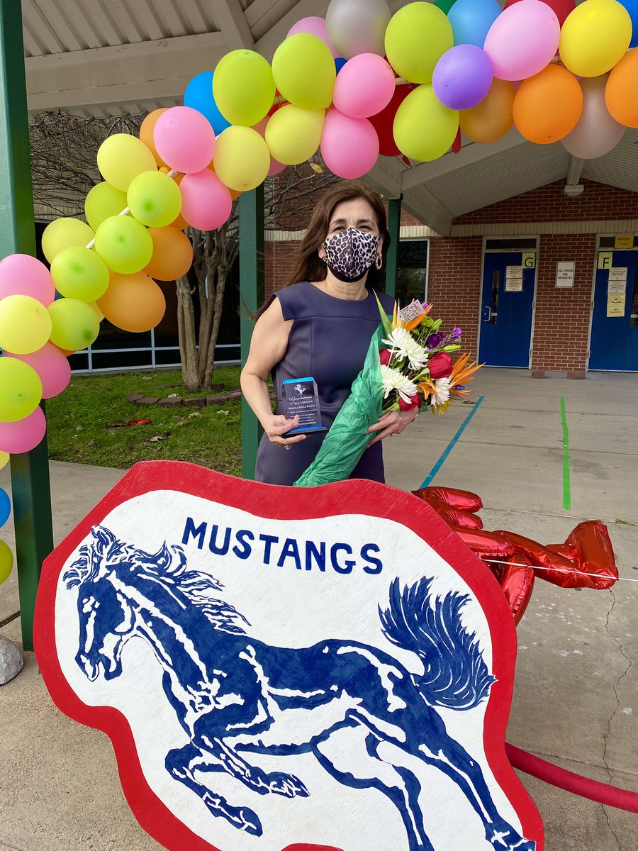 RMTZElem's tweet photo. https://t.co/GckTTePSyw
Retirement Parade for Ms. Lira, Ms. Salinas, and Mr. Avila πππ #RCMSTRONG https://t.co/bAjoaO2x9Q