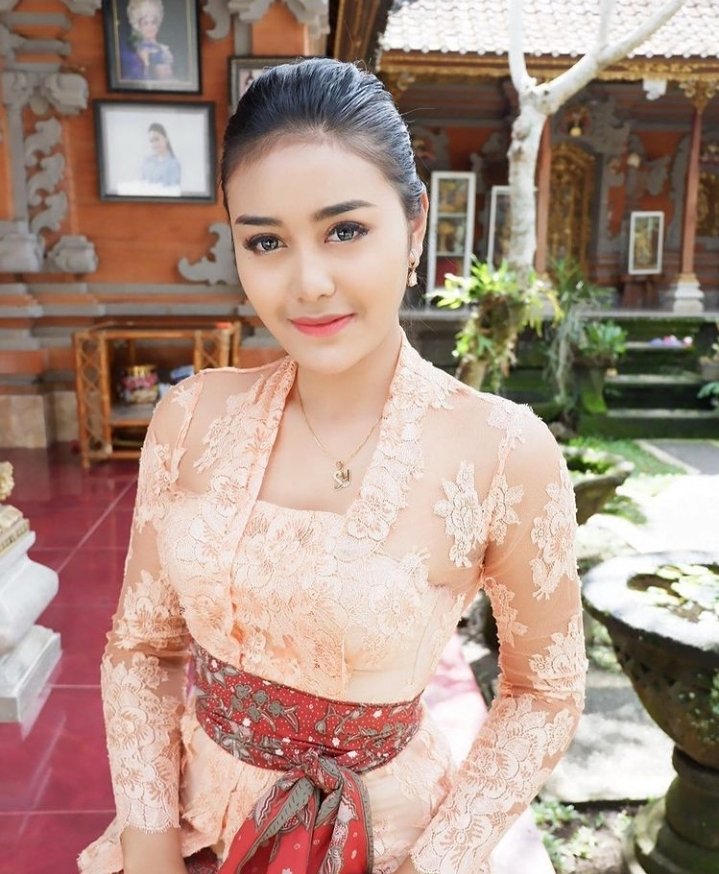 Tegas bukan ngegas
Lembut bukan kasar
Menyayangi tapi bukan menyakiti
Merangkul &amp; bukan merendahkan
Seperti itulah adab dlm menasehati
Kamu tahu betapa susahnya merubah hati
Semua butuh proses
Smga kian hari semakin membaik lagi, baik kalian maupun saya sendiri🌹

#PuspitaNagari