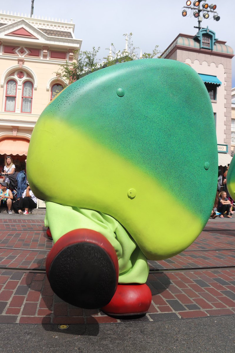360DegreesofDis's tweet photo. You didn’t think we would have a section of Heimlich for day 12 of our St. Patrick’s Day countdown, but we did! #Heimlich #ABugsLife #PixarPlayParade #Pixar #StPatricksDay #RareCharacters #RandomCharacters #ItsToughToBeaBug #DLR #Disneyland #PixarFest #DisneylandResort #フリック https://t.co/mh9wnC765I