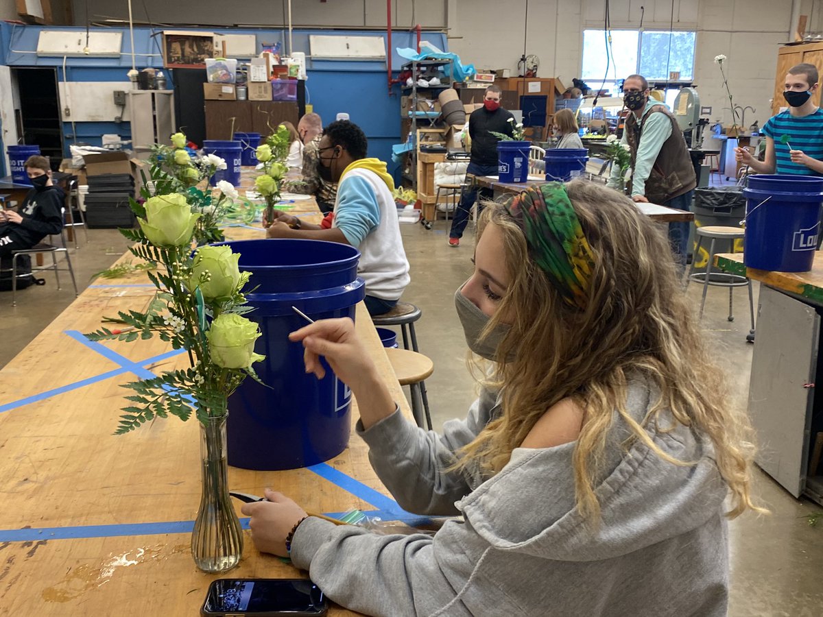 SarahEShriner's tweet photo. Students are hard at work creating St. Patrick’s Day floral arrangements in cohort B. It was great to finally make a flower arrangement with students again! @FCPSMaryland @FCPSMDSuper @CTEKPearl @NMcGa_FCPS @KtShoemakerFCPS @AP_Hontz @ESchwarzenegger @MHSRTNews #fcpsffa #fcpscte https://t.co/AVaSeMWWzo