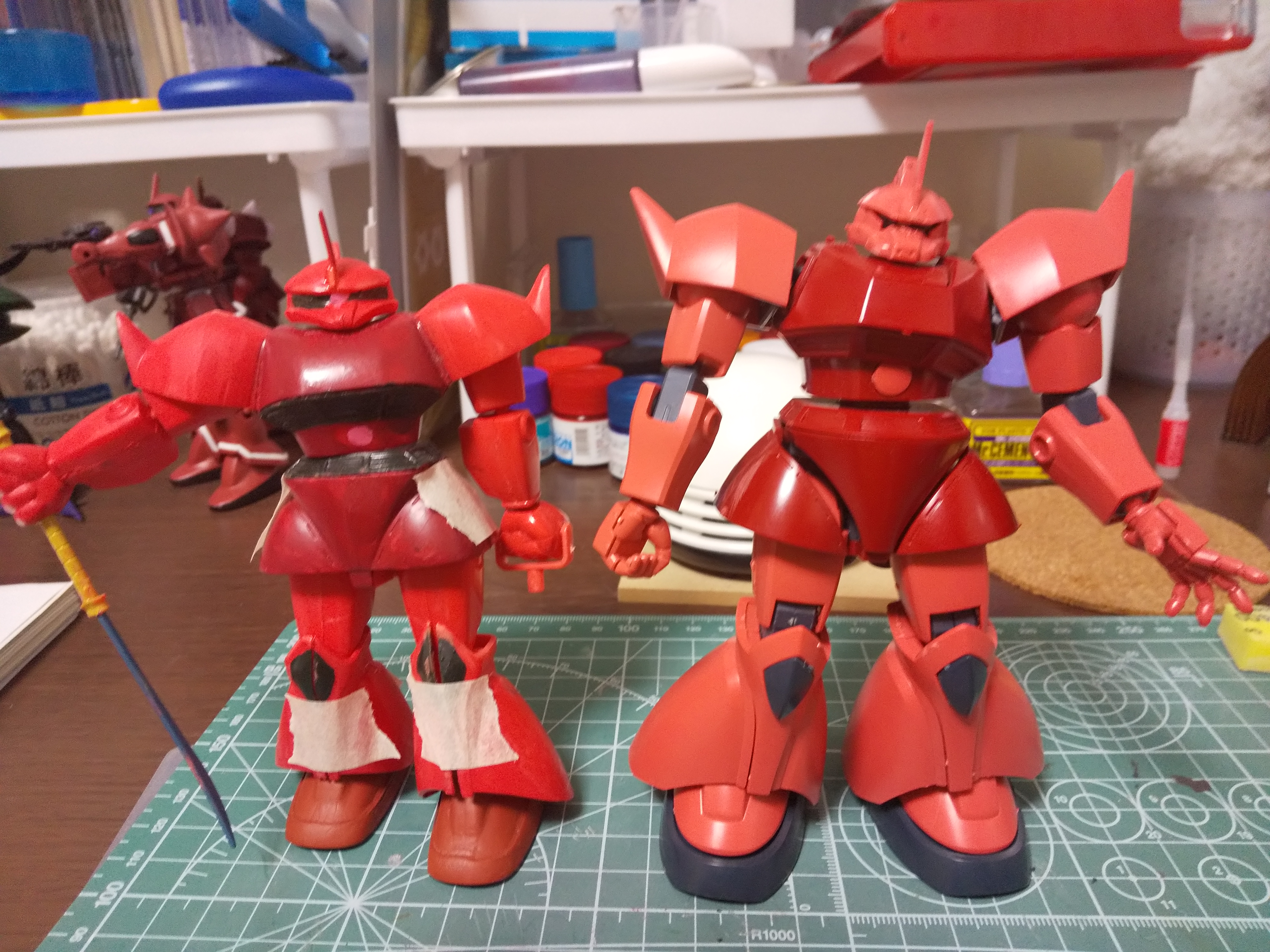 ガンプラ旧キット世代 ガンプラ好きと繋がりたい ガンプラ初心者 旧キット 昔作った旧キット ゲルググ Hgと比べたら全然違うんですね 左側が旧キット 右側がhg ぽっちゃりしてかわいいかも T Co G1fduyhqs5 Twitter