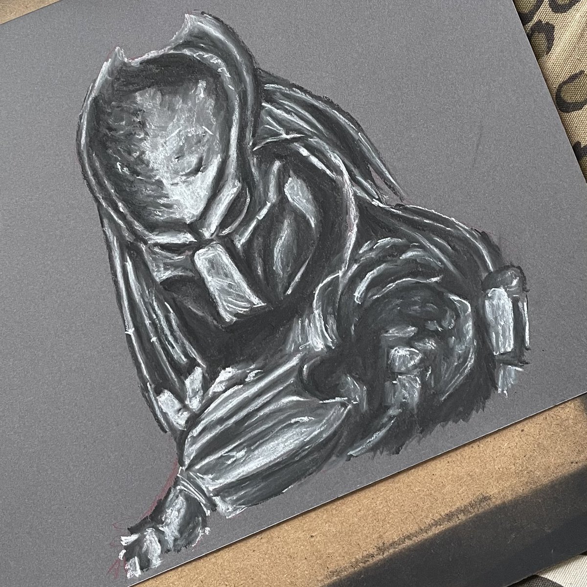 JacobMiltSmith's tweet photo. I felt like doing a Predator drawing for you all this week!
#drawing #charcoal #charcoalart #chalk #chalkart #monochromatic #illustration #sketch #art #artoftheday #artwork #traditionalart #artist #fanart #fanartfriday #moviescene #predator #predatorseries #alien #yautja https://t.co/C33JQsxPyb