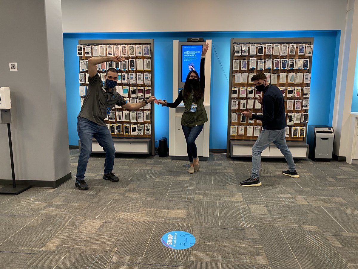 Big shout out to Noelle becoming the first biz certified RSC under ⁦@SeanParkinson82⁩ and ⁦<a href="/CarolWalsh01/">Carol Walsh</a>⁩ #TheRealOurNE #DiddyDiamonds #OurNE ⁦@mellszzzzzz⁩