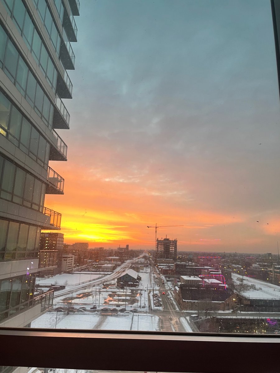 K2Apartments's tweet photo. Sunsets from our unit 10 layout are an absolute dream! https://t.co/VYFVYFjCR9