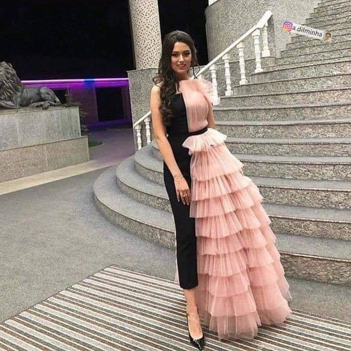 VINESGOSPEL's tweet photo. Quando vc é indecisa e não sabe qual roupa ir para o culto https://t.co/yCyzD4VYWt
