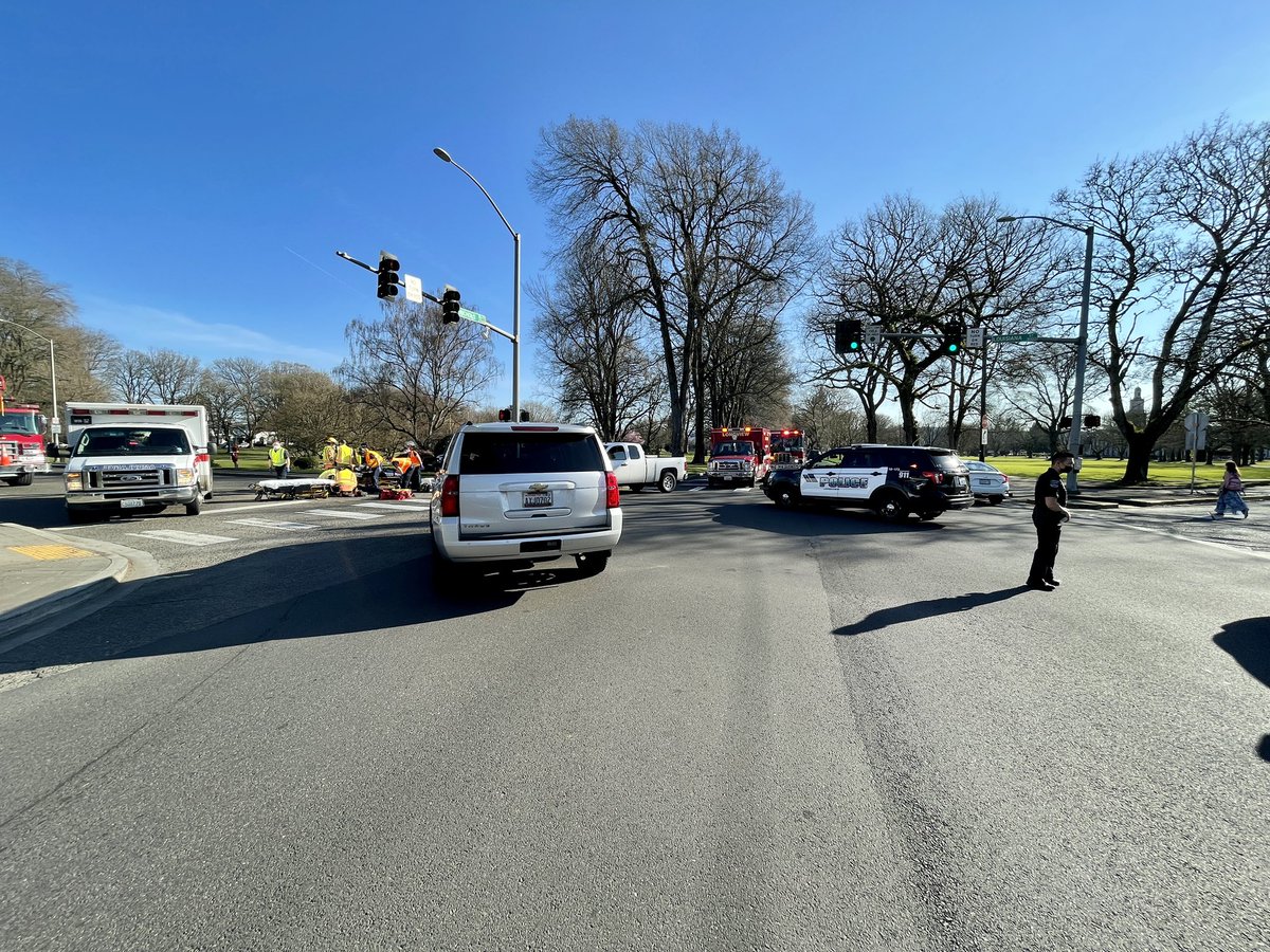 LongviewPD's tweet image. LPD and Longview Fire on scene with a vehicle versus pedestrian collision at Louisiana St and Nichols Blvd that is causing major traffic disruption in the area.