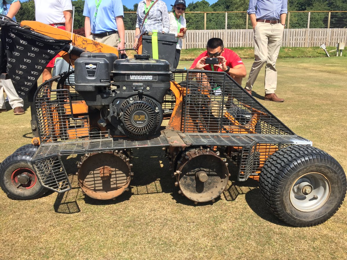 ArkansasTurf's tweet photo. @BHannesson @kmorris_NTEP haha - lasers with a reel mower are a piece of cake compared to lasers with a traffic simulator!! @johnhmccalla gets all the credit!! #roadwarrior #crudebuteffective https://t.co/DDXjsupmnX