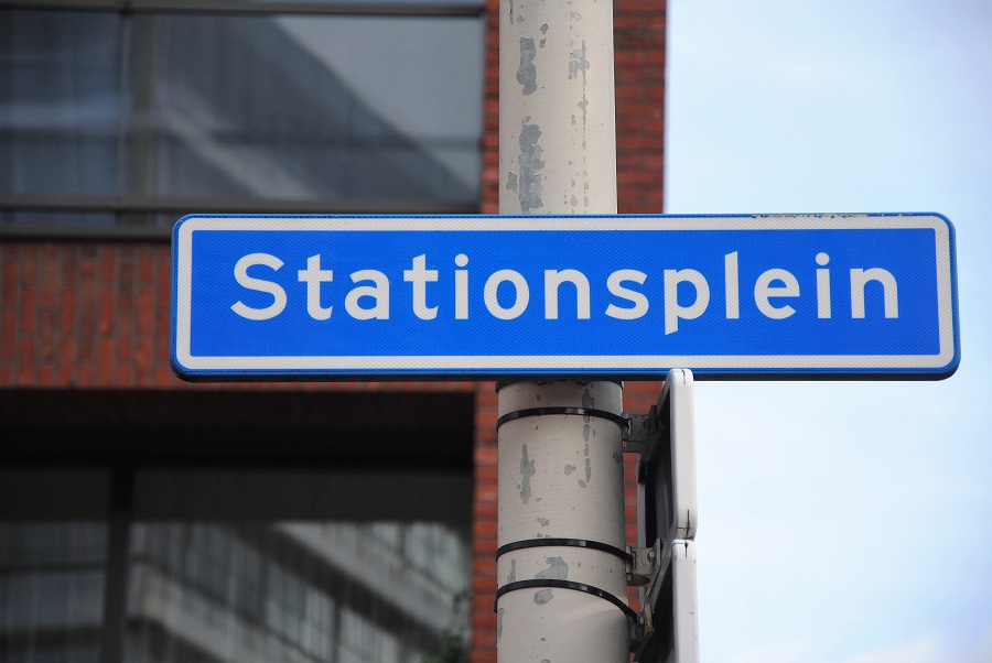 Melding straatroof Stationsplein Schiedam
