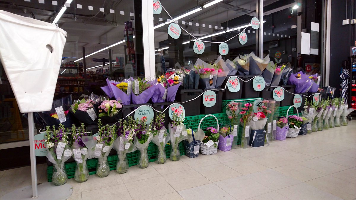 allbledwhite's tweet photo. Co-Op Long Street sporting a strong selection of flowers. There's something for every mother out there. Was lots of interest tonight and there should be too... the selection this year is fantastic! Don't forget to say it whichever way you need to. Thanks, mum. https://t.co/brOLG2WuOQ