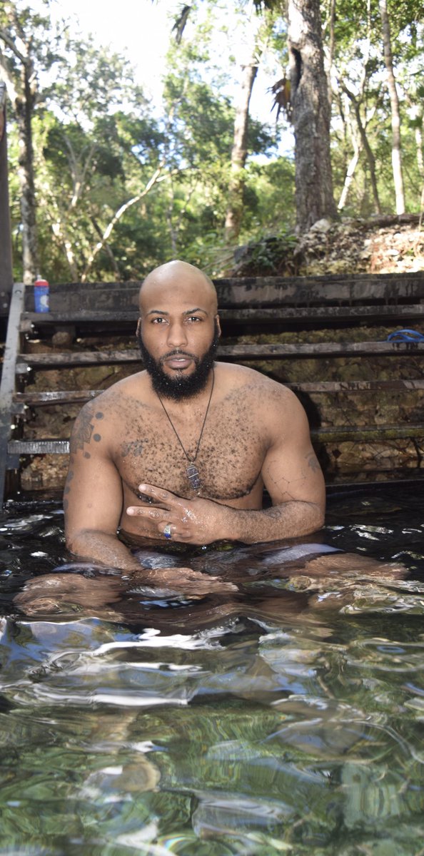 DrZTarot's tweet photo. That time  I went swimming in the caves. I got the scars to prove it, lol. Hit my head on the cave rocks #3 time! 6 feet, two life😆😫😊 #remeberthetime  #backdownmemorylane #bewarethecaverocks #watchyourhead #backwhenitwassunny #thewaterfeelsnice #sooncome #stalactites https://t.co/dN6VdZy0Z5