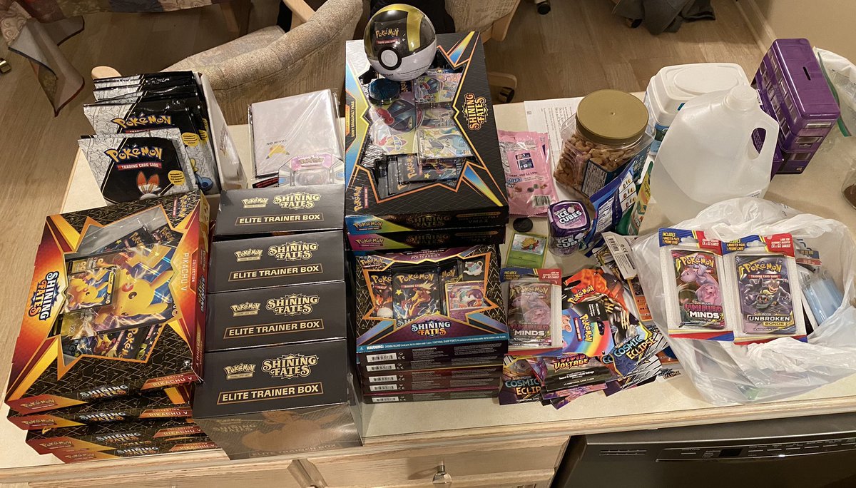 SalvoGCards's tweet image. Kind of found a lot of stuff today #pokemon #shiningfates #cosmiceclipse #unbrokenbonds #ultraprism #pokemontcg