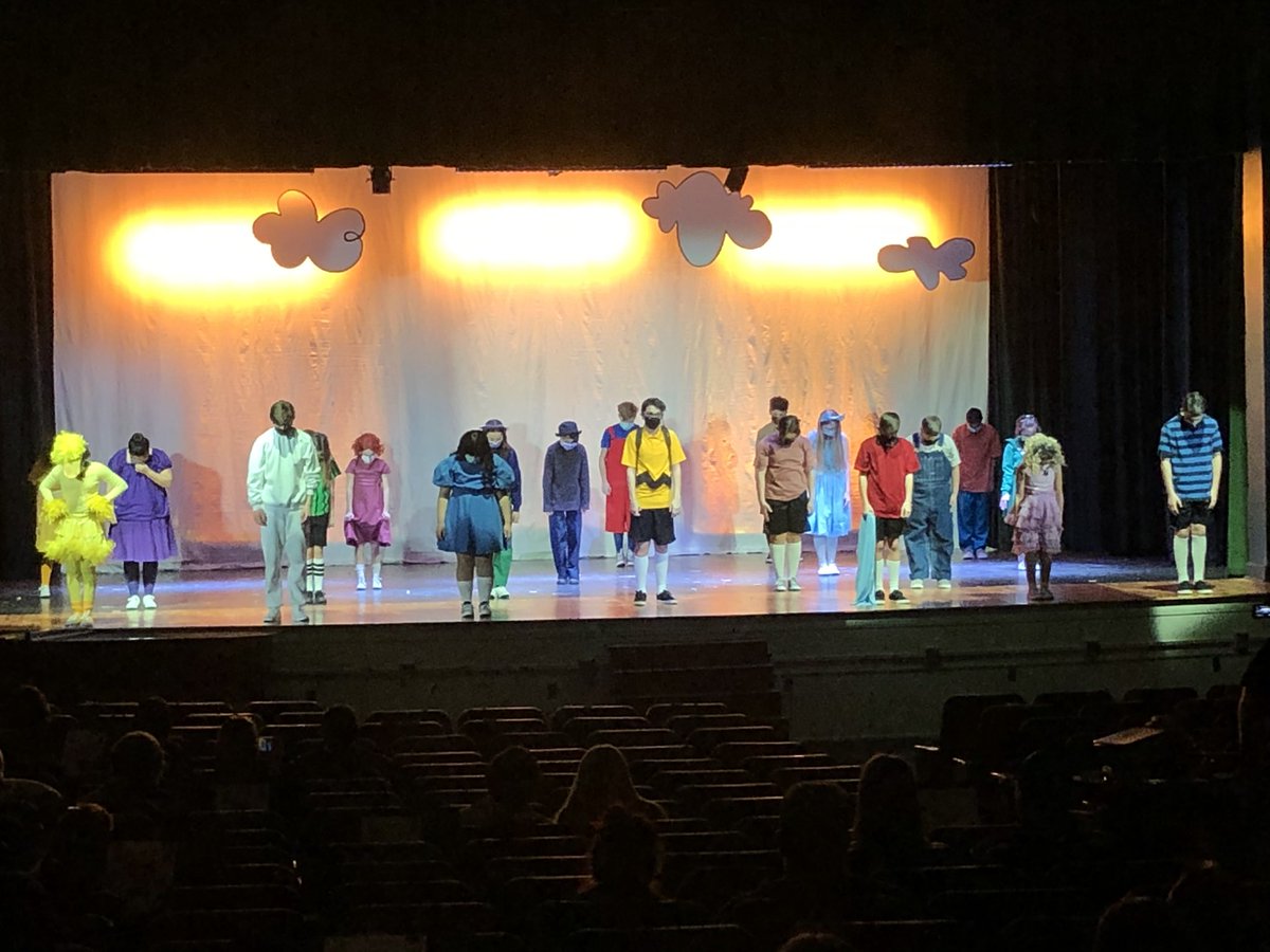 So happy I get to enjoy the Howitt Musical in person! These teachers and students are incredible. <a href="/HowittMS/">HMS Dalers</a> <a href="/Ms_Klock/">Ms. Klock</a> <a href="/MsPTechnology1/">Mrs. Palmese</a>