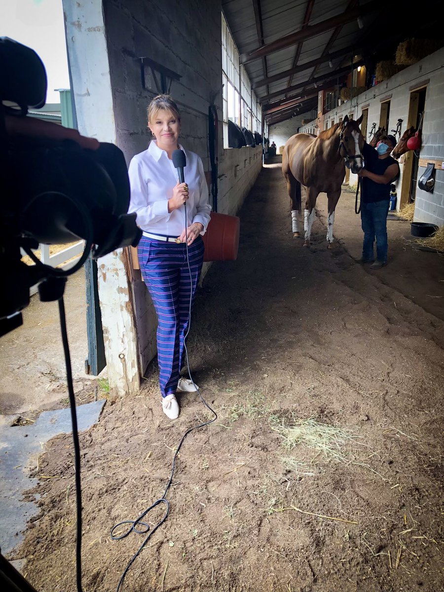 NancyUryHolthus's tweet photo. Getting the scoop from #Whitmore before tomorrow’s Hot Springs @OaklawnRacing @MoquettRacing97 @RonMoquett #makeit5 https://t.co/AL2qGCFyah