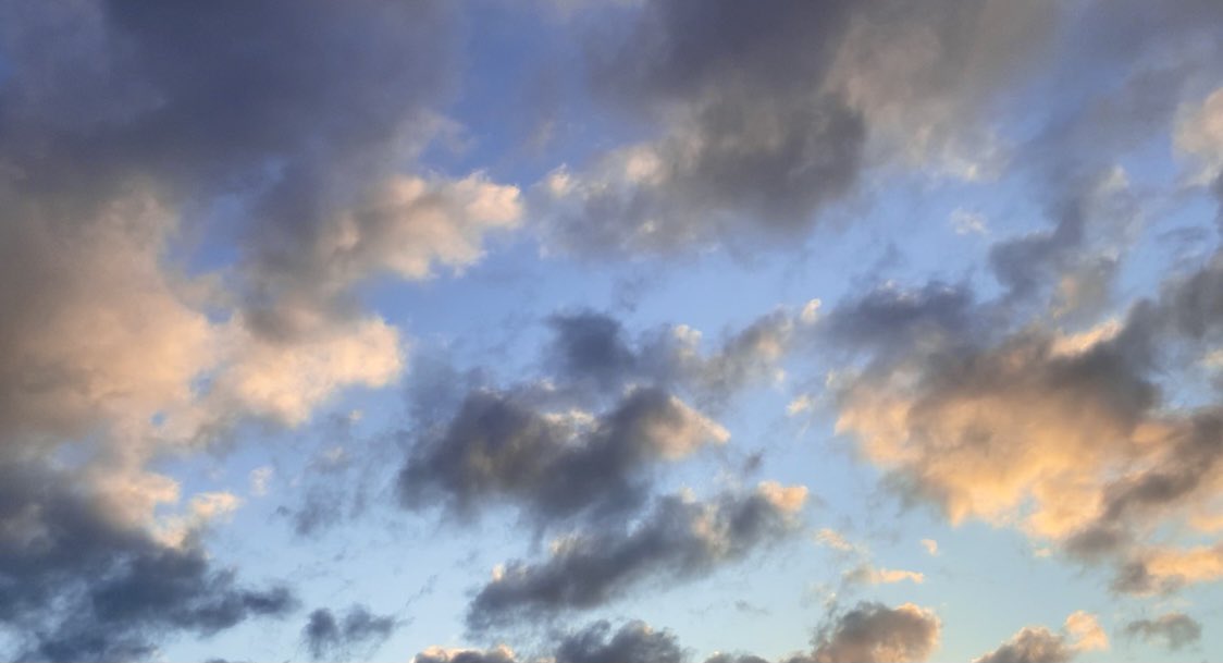 AWAcoco_vlog's tweet image. おはようございます☺️
今日は3時起きでちょっと遠出🚗♡

撮影はおやすみして（笑）、
久しぶりに普通にデートです〜♡♡

雲いっぱいの空も素敵ですよね☁️♡

(撮影おやすみと言いつつ、
綺麗なものは思わず撮っちゃう📷←)