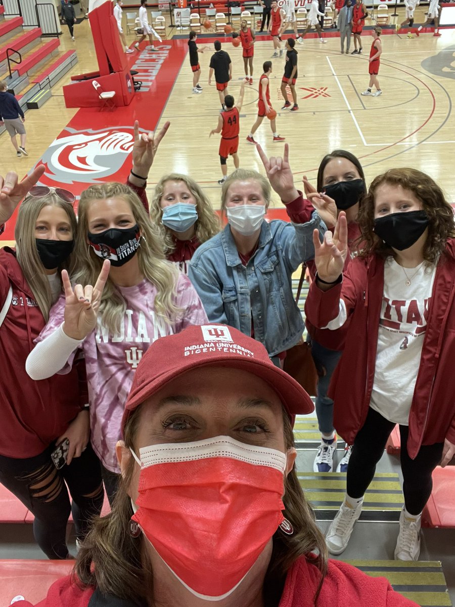 IUSBChancellor's tweet photo. @IUSBWBB here to cheer @IUSBMBB on! Double digit lead at the half! https://t.co/N9E8FBXack