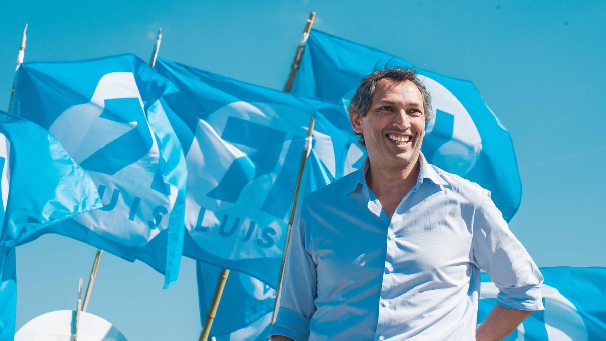 _RodriguezJuan_'s tweet photo. Así te recordaremos: con una gran sonrisa dibujada en tu rostro, una incansable vocación de servicio y un amor incondicional a la 71

El @PNACIONAL, el @Herrerismo y la @lista71 despiden a uno de sus más queridos compañeros. #QEPD Andrés!

Todo nuestro afecto para Analía y Felipe https://t.co/QjyDOeWjkg