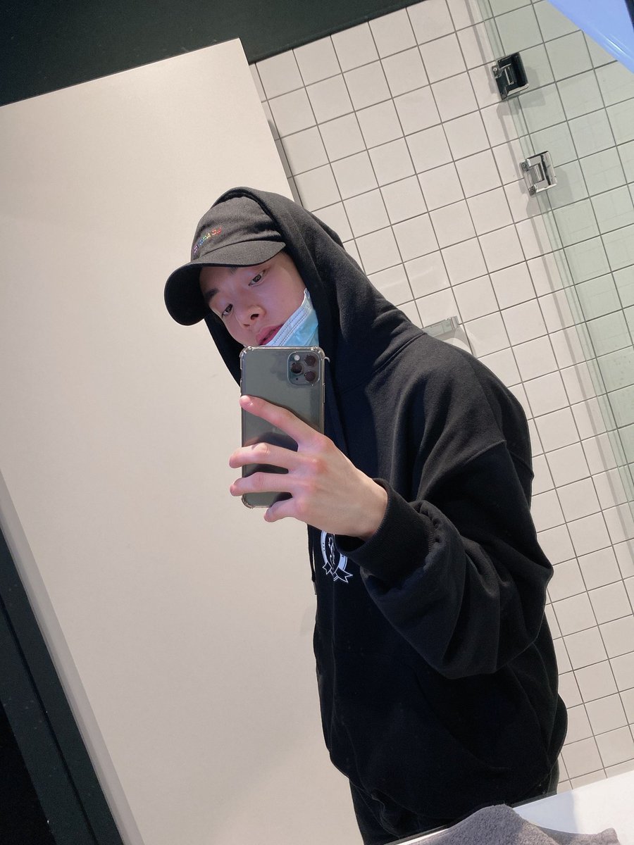 forengene_'s tweet photo. 210312 | Jake weverse update
#JAKE #제이크 #ENHYPEN #엔하이픈 

"Engenes~~😍
Good night~
Sweet dreams~~☺

#Today's song recommendation, Chance the rapper-The Heart &amp; The Tongue.

This is a song I've been listening to latelyㅎㅎ"

@ENHYPEN_members https://t.co/iSGgQUJbGQ