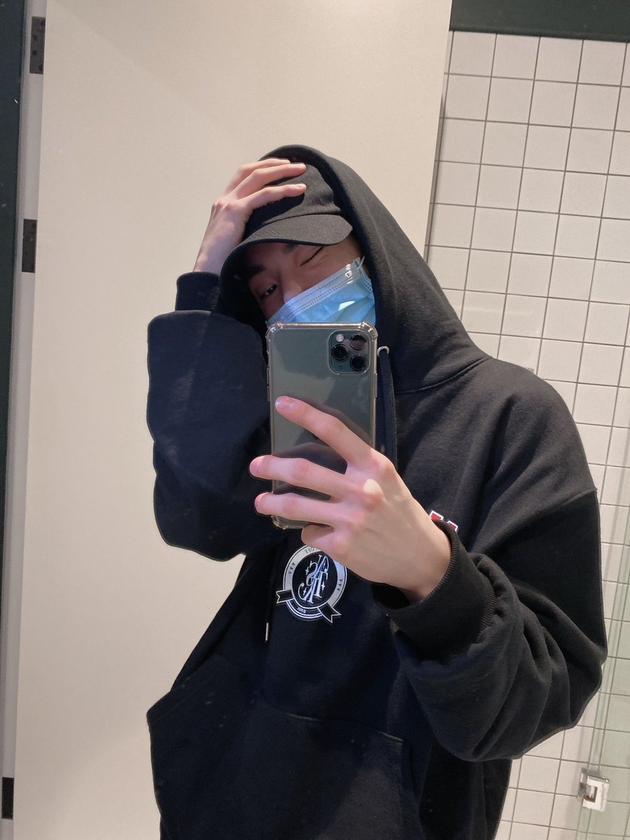 forengene_'s tweet photo. 210312 | Jake weverse update
#JAKE #제이크 #ENHYPEN #엔하이픈 

"Engenes~~😍
Good night~
Sweet dreams~~☺

#Today's song recommendation, Chance the rapper-The Heart &amp; The Tongue.

This is a song I've been listening to latelyㅎㅎ"

@ENHYPEN_members https://t.co/iSGgQUJbGQ