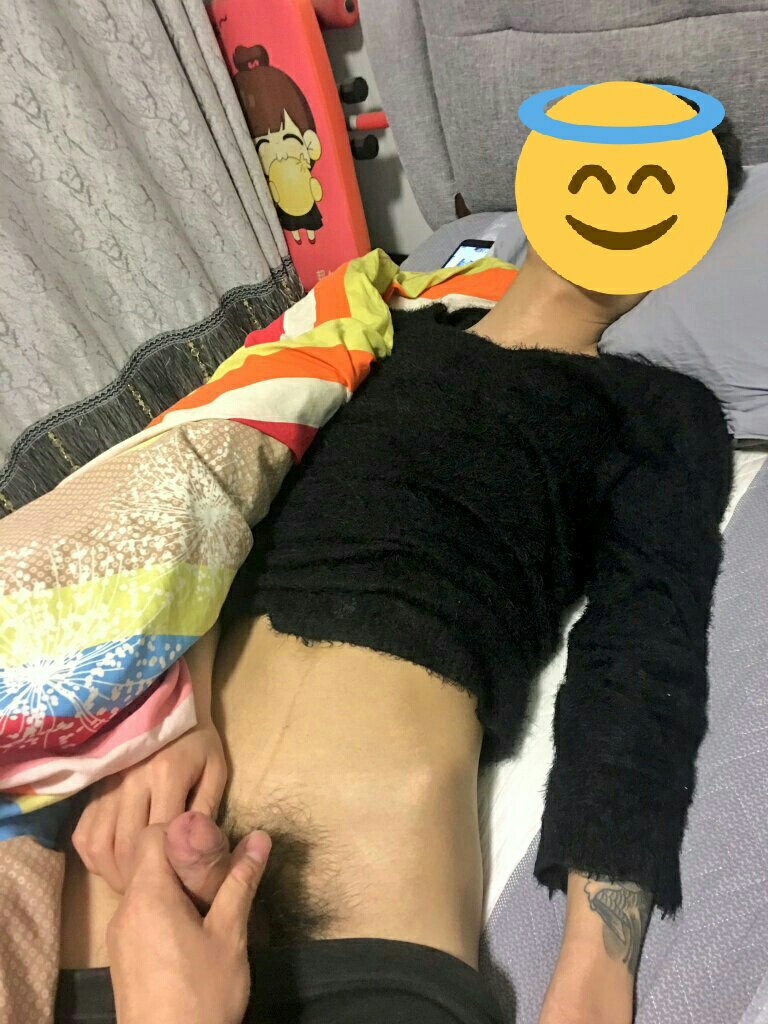 LeeiLindai's tweet photo. 长沙有想被mi的吗？ #迷晕 #长沙gay #白袜男孩 https://t.co/hZ1MH9zgn2
