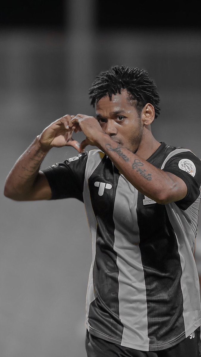 S62m1's tweet image. ستبقى دائماً وأبداً الجزء الأجّمل في قلبي 💛🖤😴
#الاتحاد