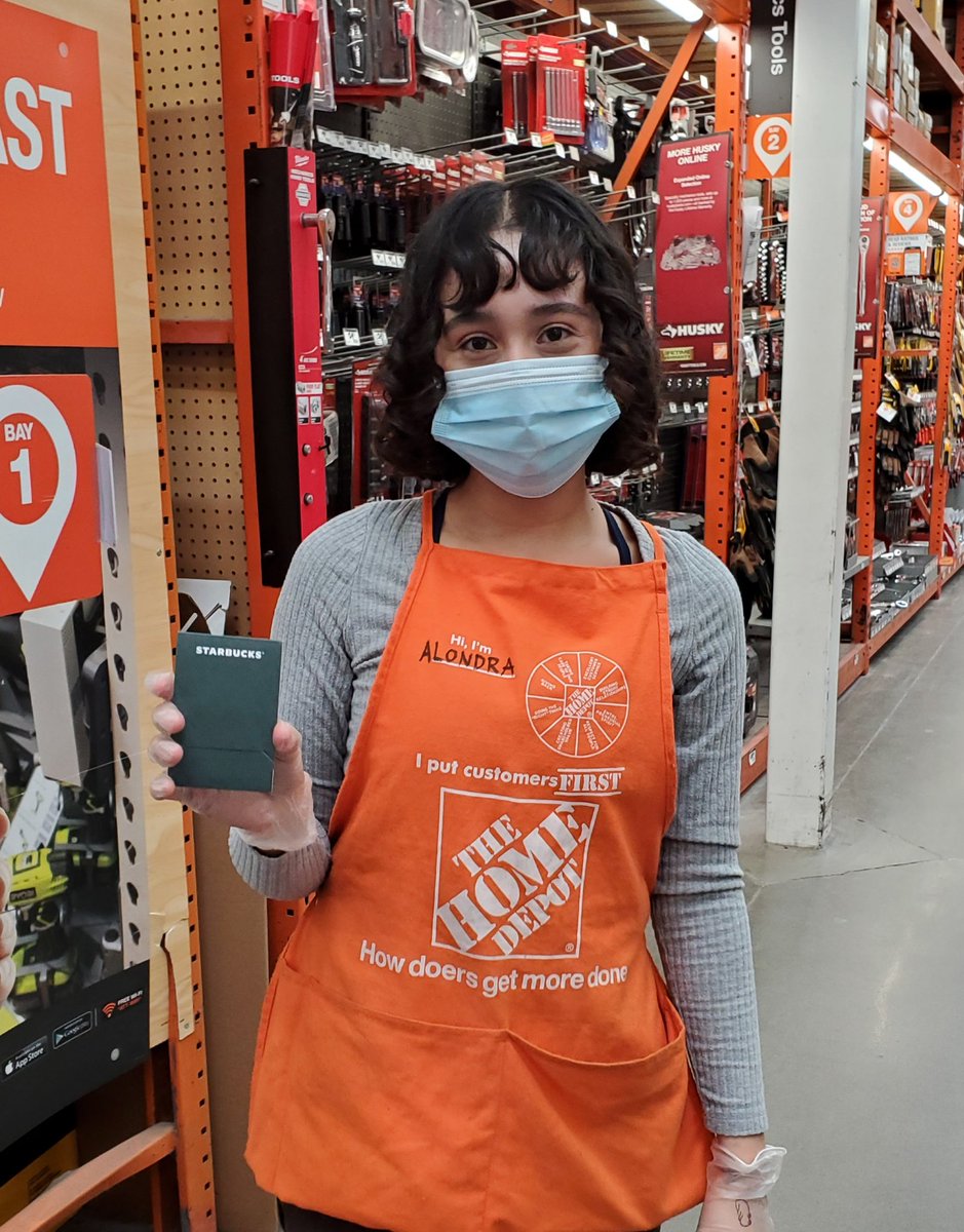 Alondra was surprised when I recognized her last month for working safe.  She was even more surprised when she found out that her BRAVO won her Starbucks on us!!! #D90 <a href="/crystal_tokmo/">Crystal Tokmo</a> @danhoe19 <a href="/ArtHorace/">Arthur Horace</a> <a href="/CLezadaTHD/">Chris Lezada</a>
