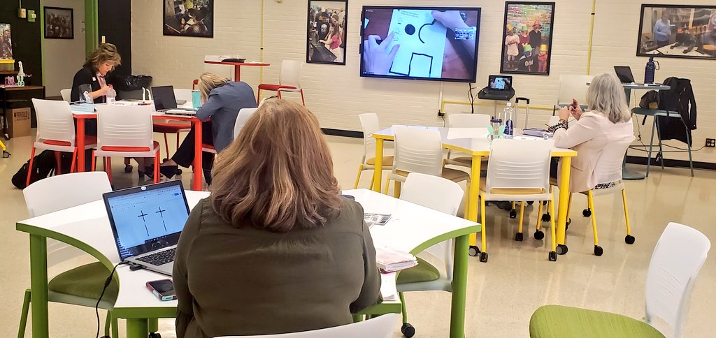 a5disteam's tweet image. Learning with @Ozobot today! We appreciate the training &amp;amp; are excited to bring #ozosquad to @AndersonFive classrooms! Contact your DIS &amp;amp; media specialist to check them out! #Coding #Vision5