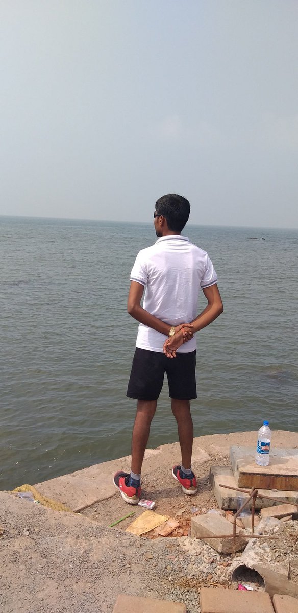 govind_funage's tweet photo. अपेक्षा नावाचा पक्षी ...मी ही पाळला होता..
पण परिस्थिती बघून पिंजरा ..मीच उघडला होता ..!! https://t.co/f7ArB0Am6h