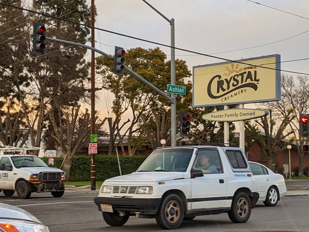 JustCarsTrucks's tweet photo. #Geo #Tracker #ChevyTracker #GeoTracker #JustCarsandTrucks #cars #trucks #luxurycar #junkcar #car #truck #jeep #suv #van #minivan #sedan #pickuptruck #pickup #coupe #wagon #stationwagon #hatch #hatchback #liftback #Fresno #California #UnitedStates #États… https://t.co/wjtSqCkhIz https://t.co/oUQwl6tV8d