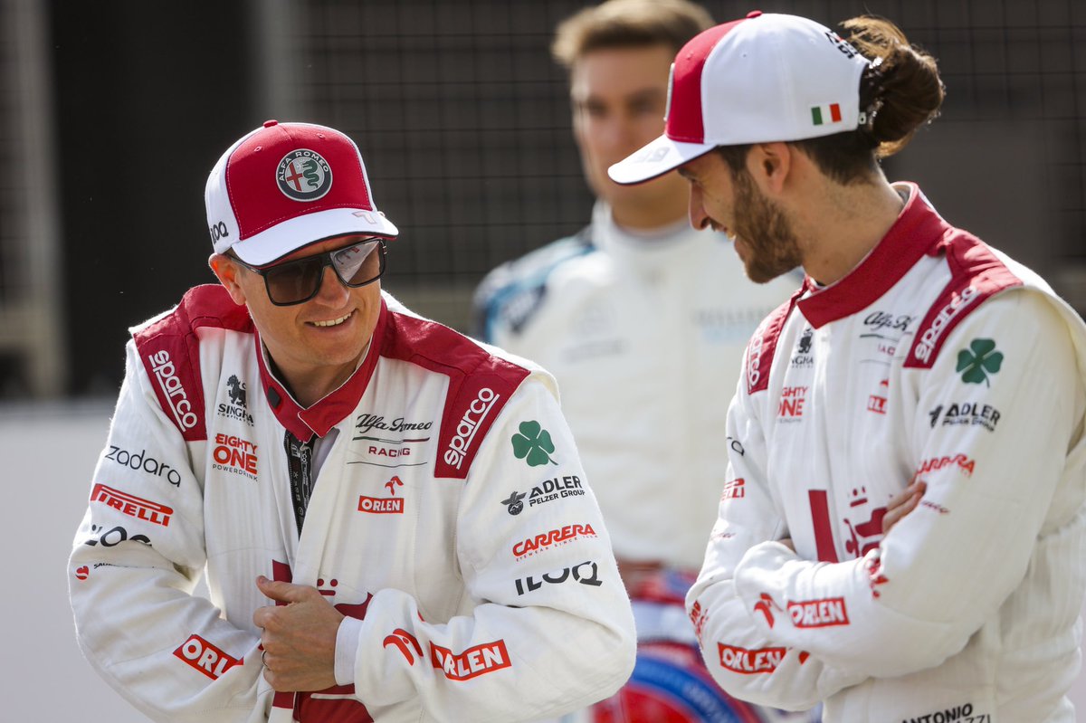 When your mate tells you it’s the weekend (and there are cars on track)