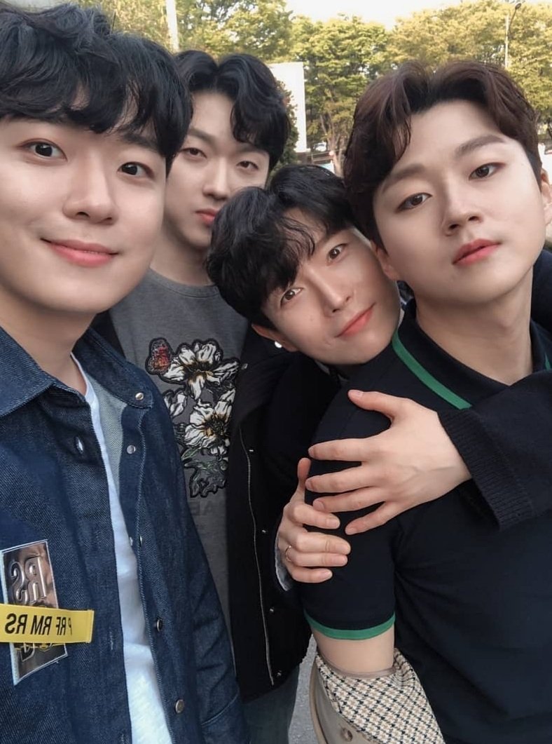 담 tweet media