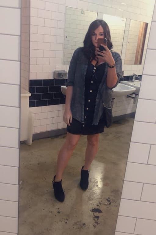 DollyHPN's tweet photo. 1 whole year since my last night “out out” 😱

I miss going to a gig &amp; dancing away with friends! 

This is me just hanging out in toilets washing my hands. I was clean before it was trendy 🧼😂 

#lockdown #ayearinlockdown #lastnormalphoto #SaturdayThoughts #imissgigs https://t.co/jzc6883Zbc