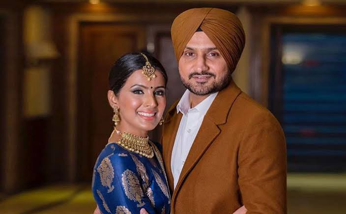 Harbhajan_Fans's tweet photo. Wishing a fantastic birthday to our very own @Geeta_Basra bhabhi ji🎂🥳 on behalf of all the Fans!
May you have a great day and joyful year ahead along side our Bhajju paa! @harbhajan_singh 

#HappyBirthdayGeetaBasra https://t.co/APKjw6Tz90