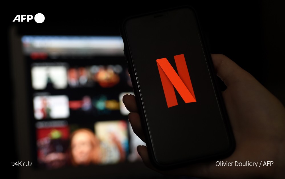 Aroguden's tweet image. Streaming television colossus #Netflix is dabbling with more strictly enforcing its rule against #SharingPasswords with people living elsewhere, according to #US media reports
Vía @AFP