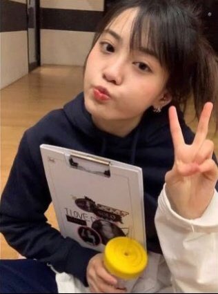WangSiyuBrasil's tweet photo. [#JANEGRAM] 13.03.21 || Atualização no Instagram da Jane! Ela está linda com esse novo cabelo não é?! 🥺
Podemos ver uma verdadeira blink com o álbum solo da Jennie na última foto! 😅🌻

#JaneWang #WangJane #WangSiyu #BabyMonsters #Baemon #YGNGG https://t.co/1QHYD64eet