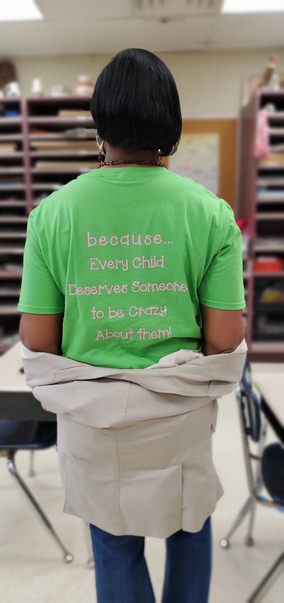 shwilliams_'s tweet image. Proudly sported my T-shirt today.  Over 20+ years doing what I love. Wanting to be better for the boys and girls around me everyday.@Principal_EL Thanks for the inspiration. @greystoneelem @HooverSchools #IChooseToStay
