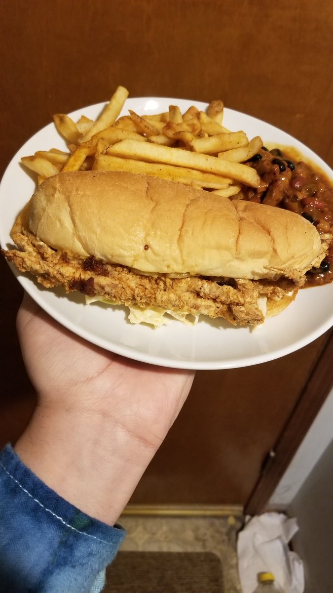 Joel311Bandit's tweet photo. 🙏🙏🙏 It really is a blessing to have @scribblymoth on the timeline. Like always she has the greatest advice and reminders. It's soft shell crab night with the help from @joeskc. This is a game changer. #joeskc #onlyinkc https://t.co/2ZQVwQinKy