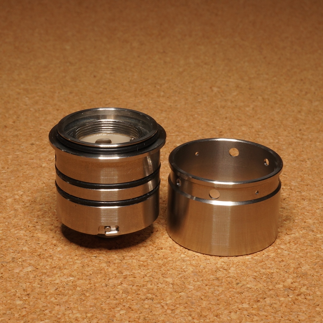 VAlphaline's tweet photo. DB mods｜Lord RTA 入荷！イタリアの老舗より説明不要の逸品です。コンディションは極微細な使用感程度で非常に良好な状態ですので、ご興味ございましたら是非この機会をお見逃し無く！😎😎😎 DM大歓迎 #DBmods #Lord #RTA #MTL #RDL #DL #HighEnd #Vape #vape好きな人と繋がりたい #vape放出 https://t.co/uWXX61HoEG