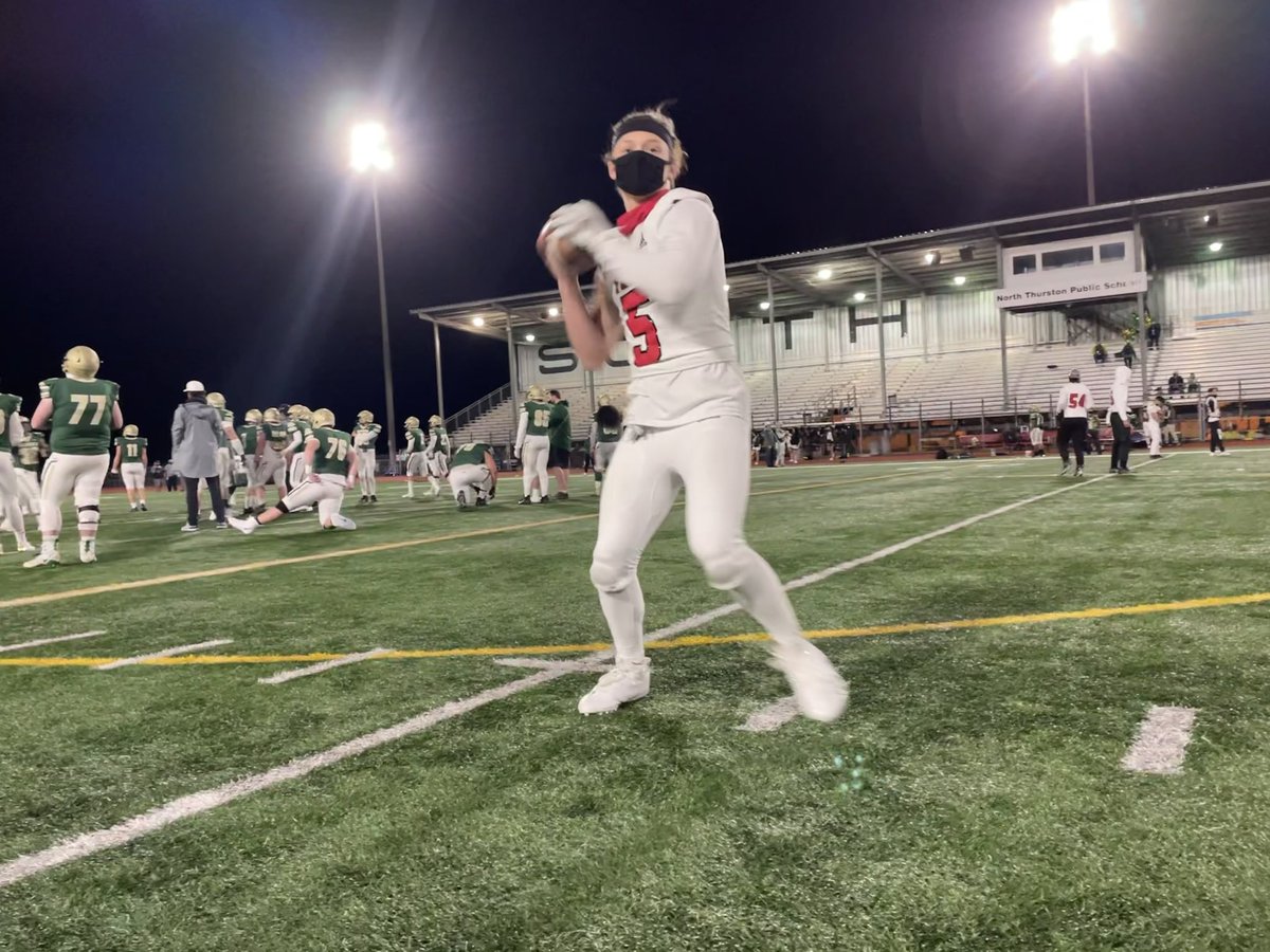 Thoghaug's tweet photo. Game time let’s go Yelm! @yelm_football @JoshuaPiland @RayWright247 @KylerRonquillo #ThisIsY https://t.co/pAB9Hjdknp
