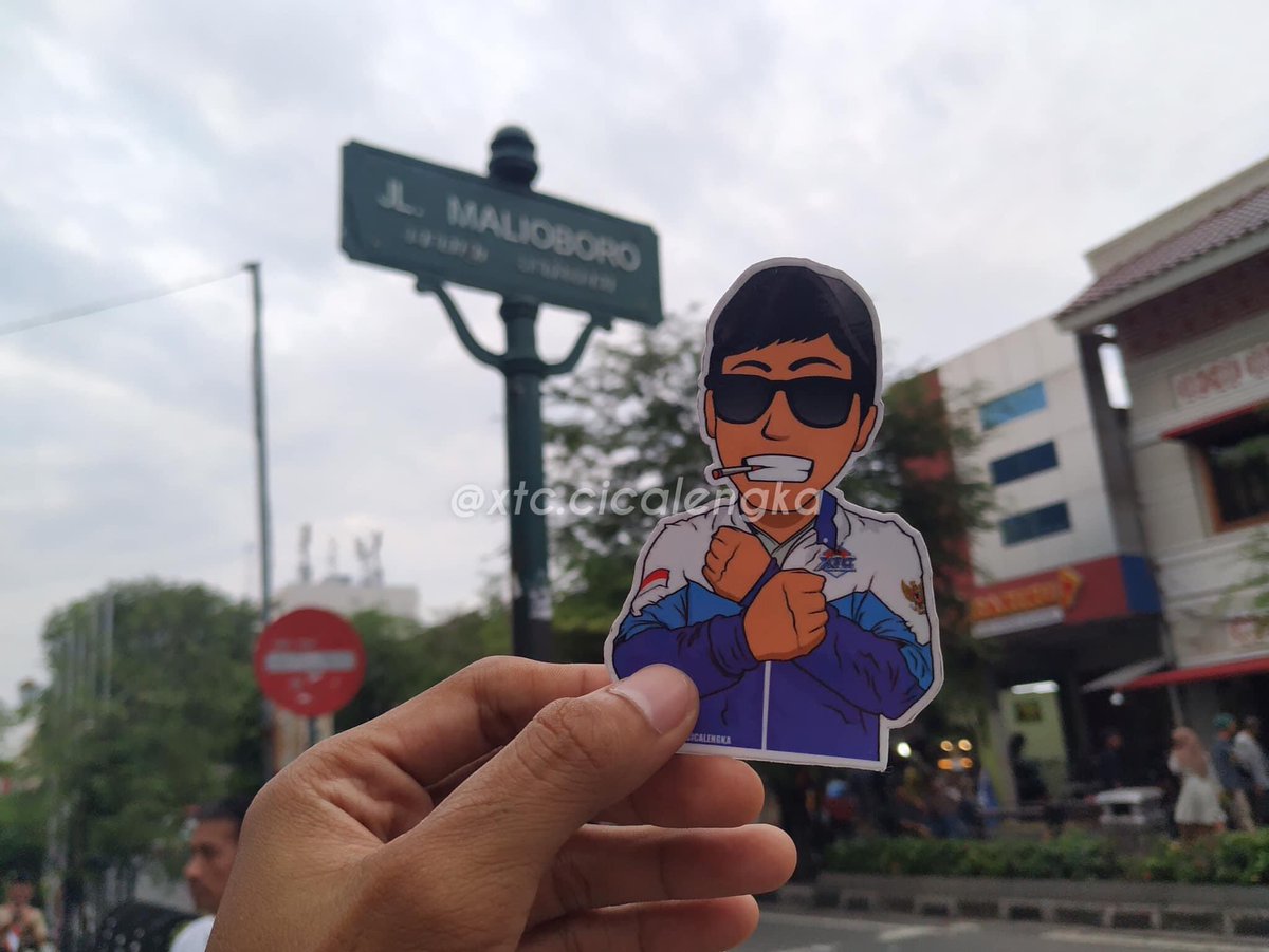 xtc_cicalengka's tweet photo. Salam silang, Malioboro Jogja...
#xtc #xtccicalengka #xtckabupatenbandung #xtcindonesia #jogja #malioboro #exalttocreativity #kuatdalampersaudaraan #sexyroad #yogyakarta #indonesia #jawatengah #salamsilang https://t.co/Pjzu9cIFAv