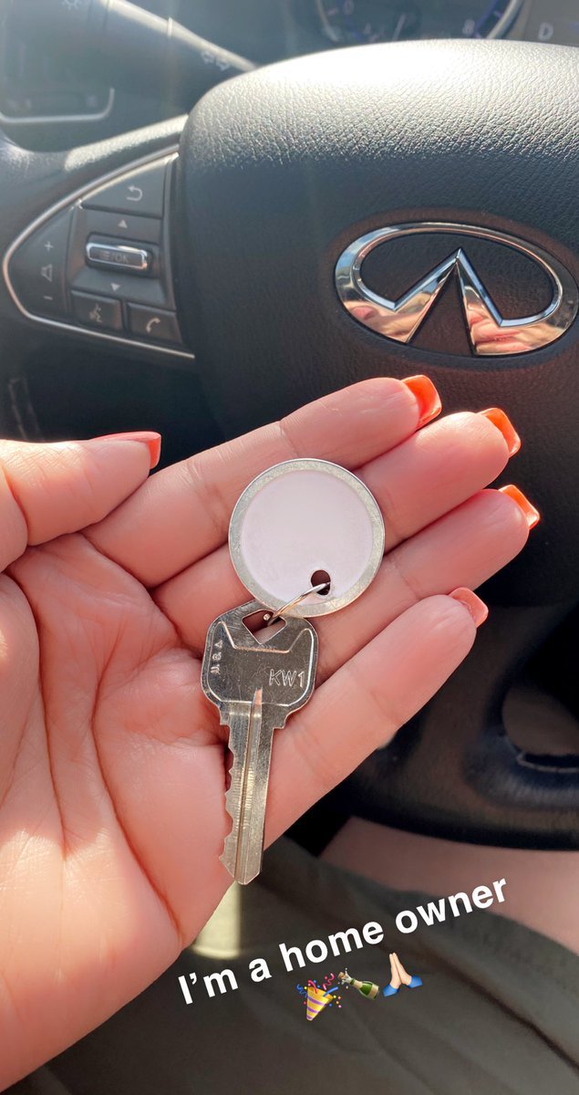 NancyHdz04's tweet photo. Thankful for a new chapter for me and my princess! Hard work pays off!  🍾🏡🎉🙏🏻❤️👏🏻
PEAK 2019 ...homeowners2021 🙏🏻#tmobile #blessed #patience @JonFreier @MikeSievert https://t.co/0ua7aXI7eA