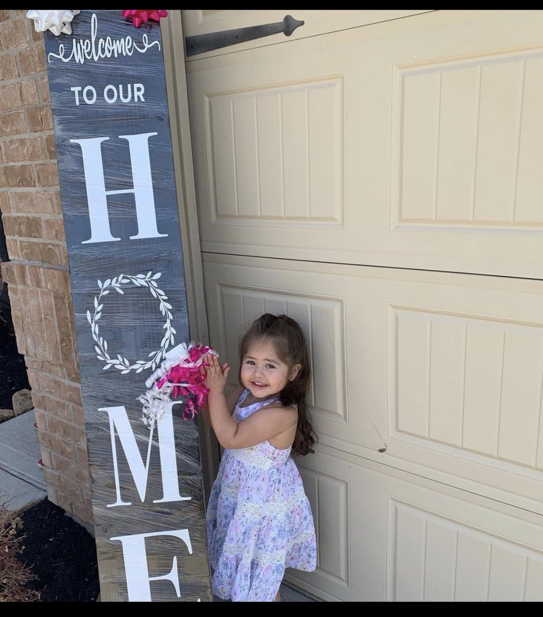NancyHdz04's tweet photo. Thankful for a new chapter for me and my princess! Hard work pays off!  🍾🏡🎉🙏🏻❤️👏🏻
PEAK 2019 ...homeowners2021 🙏🏻#tmobile #blessed #patience @JonFreier @MikeSievert https://t.co/0ua7aXI7eA