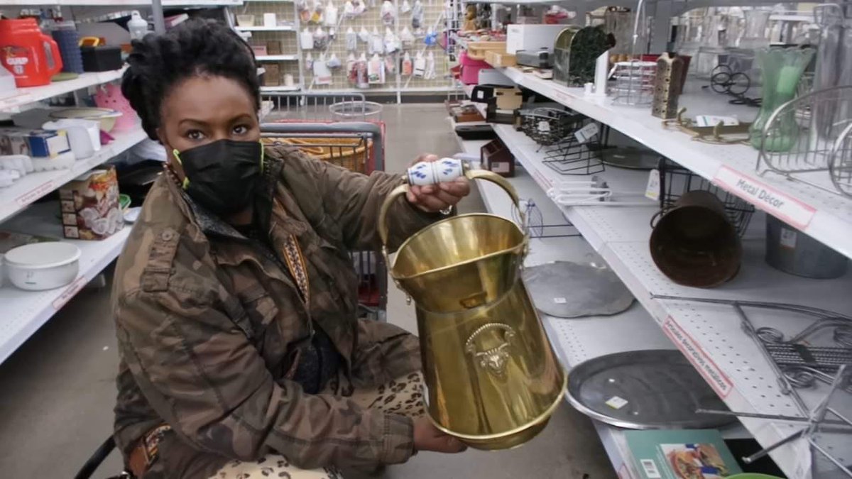 EDWINA on A&E Storage Wars tweet media