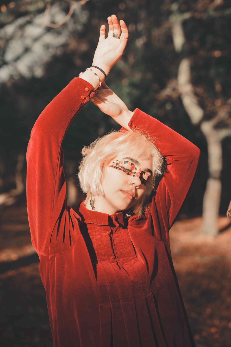 AAPHCourses's tweet photo. #StudentSpotlight: "Thorns &amp; Beauty" photo series captured by student Brandon Moss, and published on Digital Camera Magazine. 👏📷 Follow more of his great work: https://t.co/m9yfeslI5I

#portraitphotography #photographer #photographycourse #AAPH https://t.co/QOcD660X6C