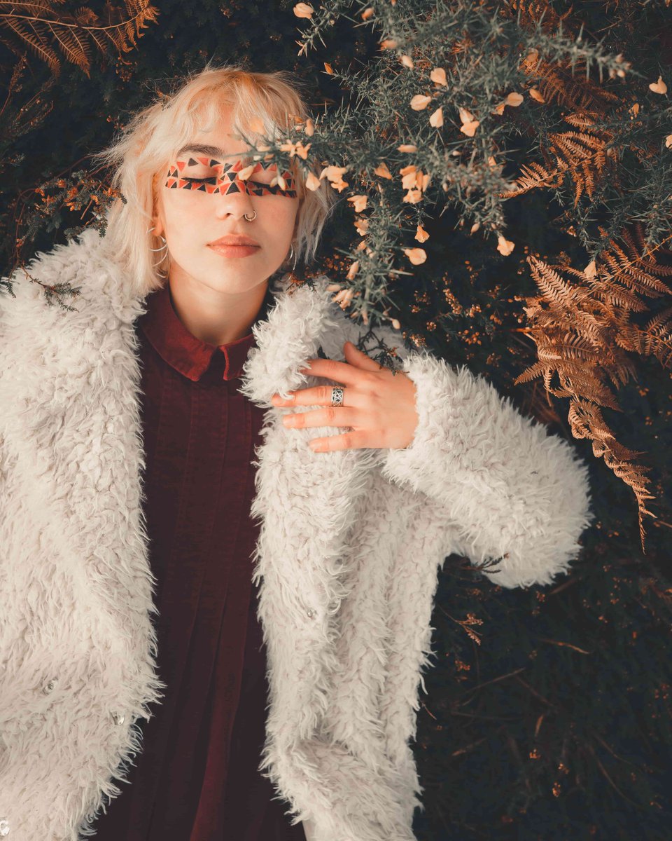 AAPHCourses's tweet photo. #StudentSpotlight: "Thorns &amp; Beauty" photo series captured by student Brandon Moss, and published on Digital Camera Magazine. 👏📷 Follow more of his great work: https://t.co/m9yfeslI5I

#portraitphotography #photographer #photographycourse #AAPH https://t.co/QOcD660X6C