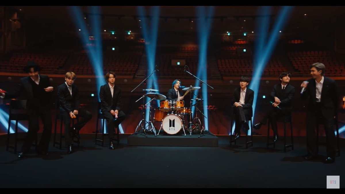 youknowjjk97's tweet photo. @MusiCares @bts_bighit Y’all,drumkook ~~ https://t.co/5iD05i2T1M